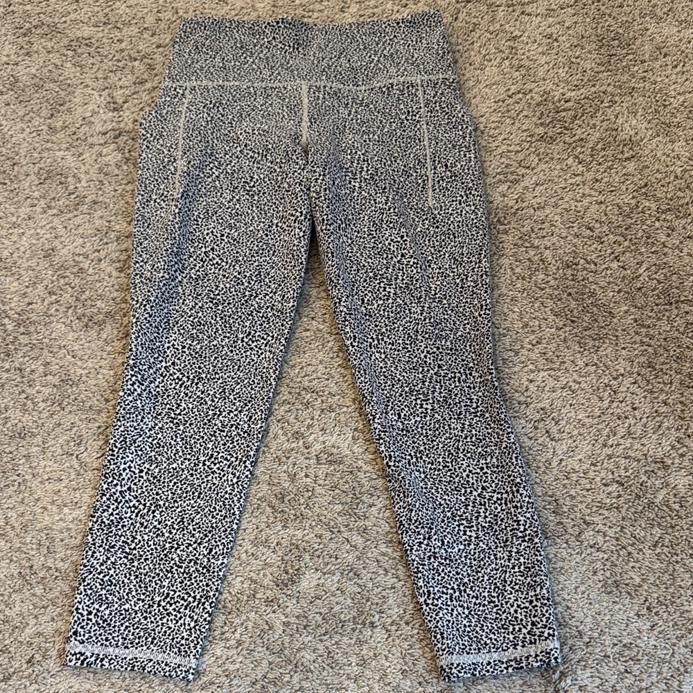 Athleta Salutation Stash II Textured Tight